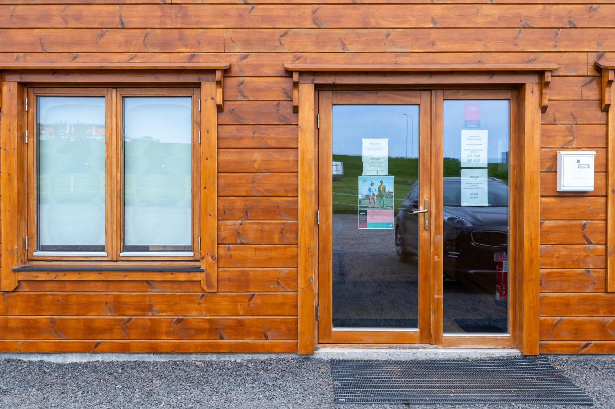 Gladheimar Guesthouse بلونديوس المظهر الخارجي الصورة