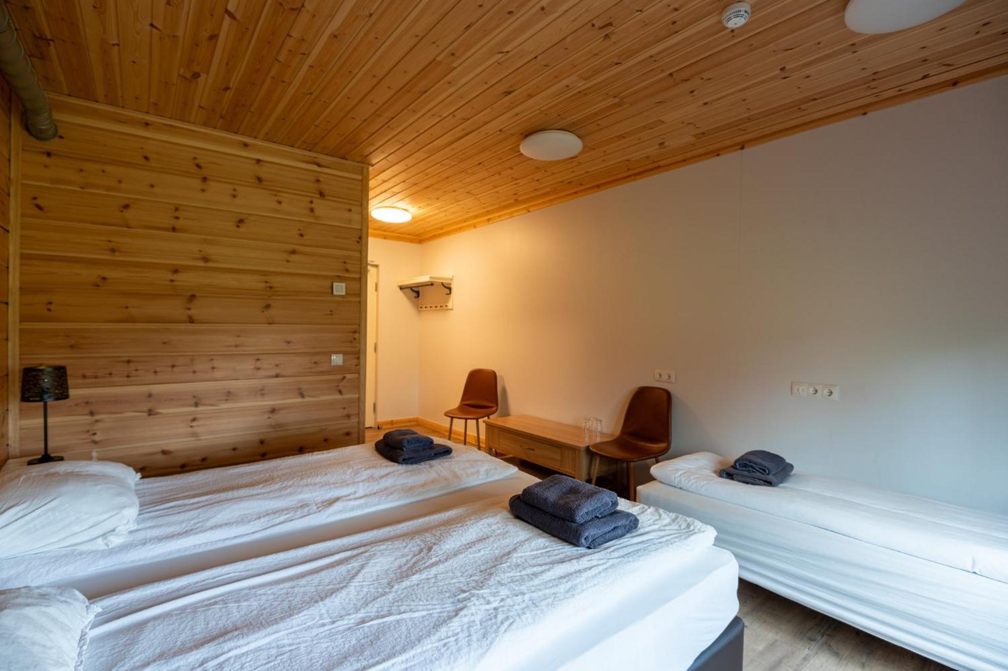 Gladheimar Guesthouse بلونديوس المظهر الخارجي الصورة